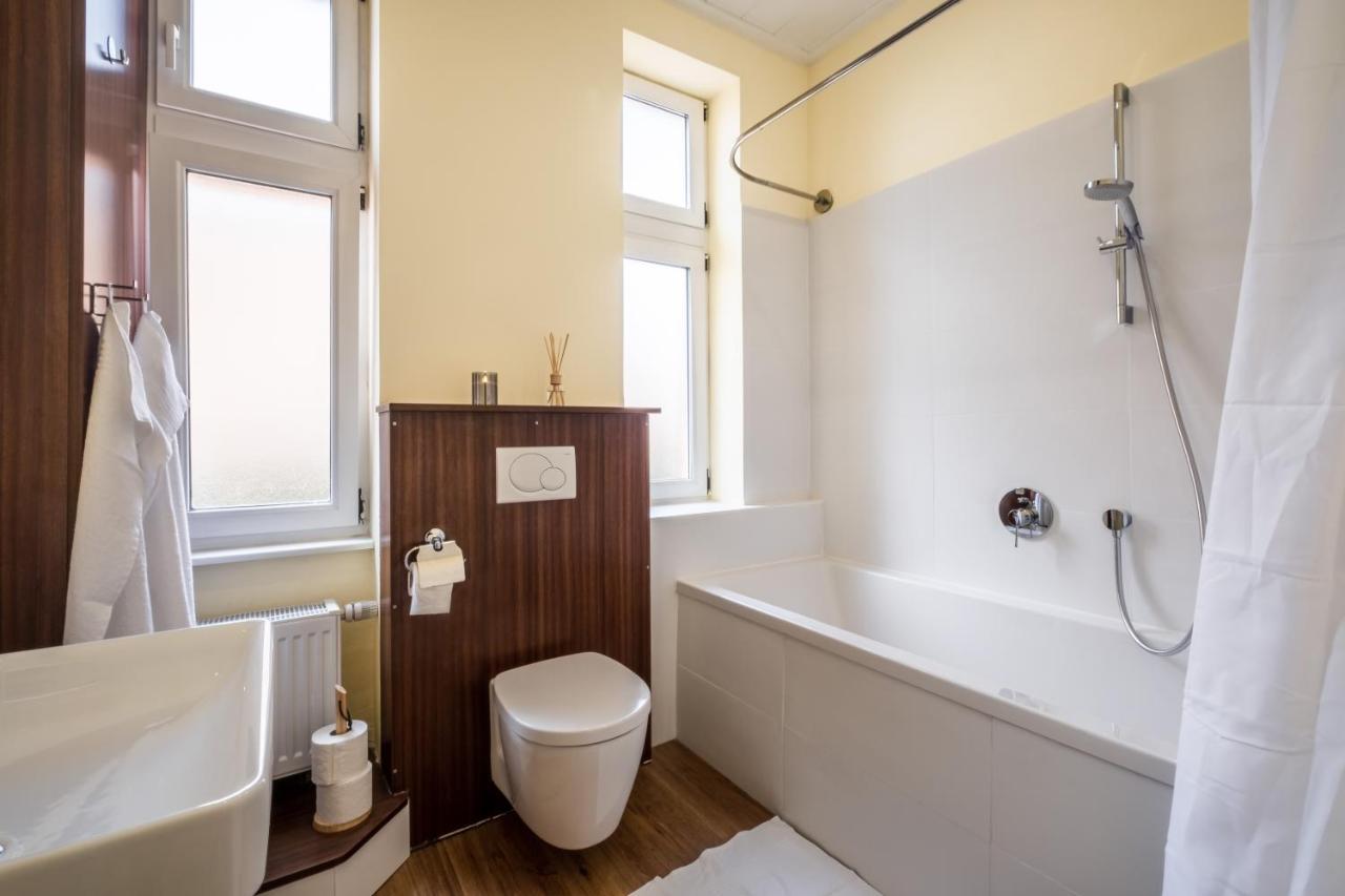 Apartment Living Timeless- Luxurioese 140qm In Der Naehe Des Europa-parks Mit 3 Schlafzimmer, Billard Und Parkplatz *