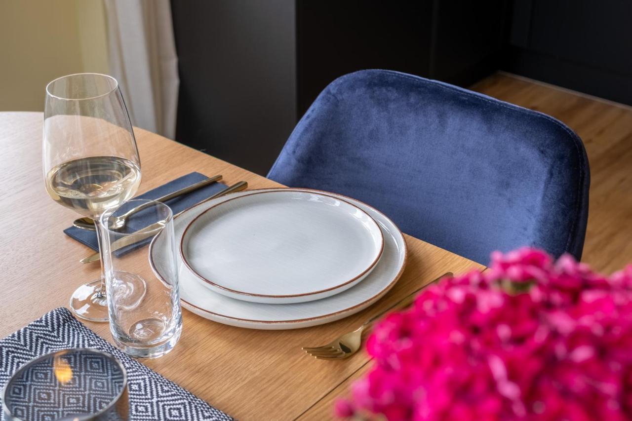 Living Timeless- Luxurioese 140qm In Der Naehe Des Europa-parks Mit 3 Schlafzimmer, Billard Und Parkplatz Apartment